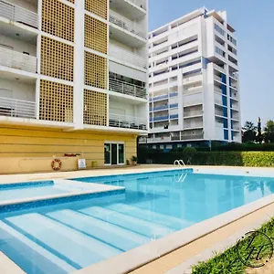 https://beautiful-apartment-with-pools-and-park-place.hotelaalgarve.com